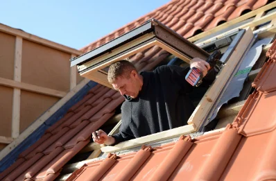 Pose de fenêtres de toit Velux à Mainneville
